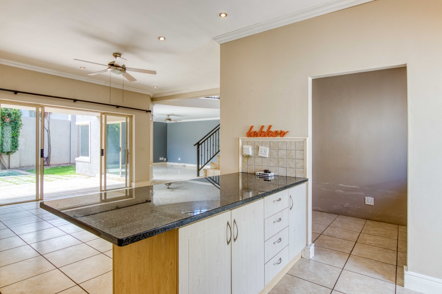 3 Bedroom Property for Sale in Bakkershoogte Western Cape